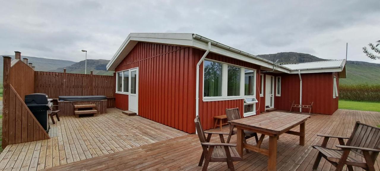 Aegisholt Privete House With Hot Tub Apartment Patreksfjordur ภายนอก รูปภาพ